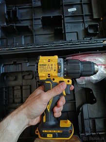 Dewalt aku vŕtačka DCD100YM2T-QW - 3