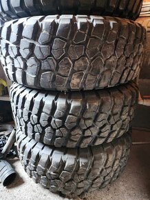 Predám offroad pneu na diskoch 305/70r16 - 3