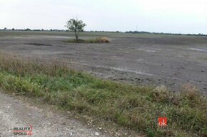 Investičný pozemok v obci Hviezdoslavov na predaj, vhodný pr - 3