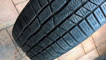 ZIMNÉ 205/50 R17 4ks CONTINENTAL 5-6mm a 2 ks GOODYEAR 6-7mm - 3