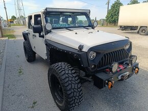 Jeep Wrangler JK 3.8L + plyn - 3