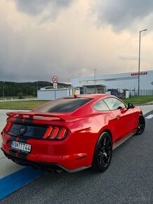 Ford Mustang 5.0 GT V8 - 3