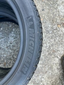 Zimné pneu2ks  225/45R17 viem aj prezuť - 3