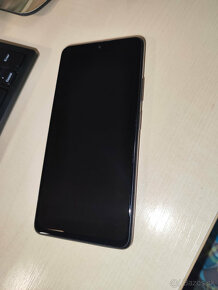 xioami redmi note 10 pro - zateceny mobil - 3