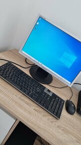 Kompletný počítač so všetkým - aj monitor, čítačka kariet - 3