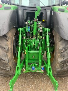 traktor John Deere 6210R - 3