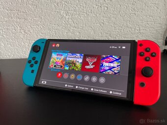 Nintendo Switch OLED top stav - 3