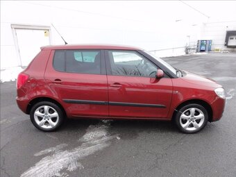 Škoda Fabia 1.416V 63kW 2009 124425km Sport - 3