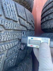 225/60 R17 nokian - 3