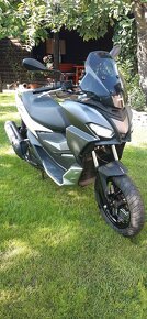 Aprilia 125 SR GT - 3