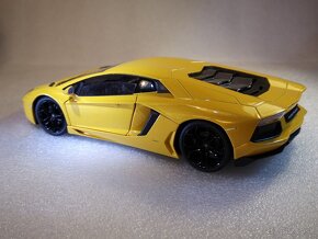 Lamborghini aventador Coupé , 1:24 - 3