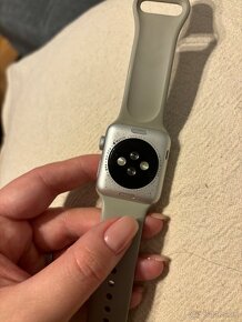 Apple watch 3 generácia 38mm silver - iba SMS a email - 3