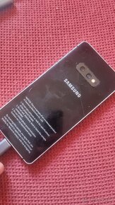 Pre zberatelov: predprodukcna verzia Samsung S10e - 3