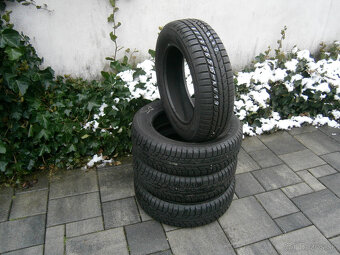 Predám 4x zimné pneu Yokohama 175/65 R15 84TXL - 3