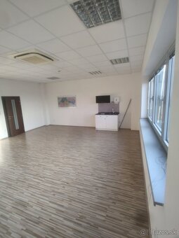 Kancelársky/ administratívny priestor 44,36m2 - 3