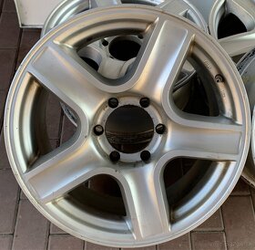 6x139.7 R18 Dotz na Pajero strieborna farba ET 35 - 3