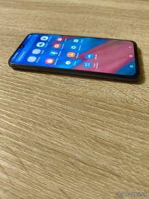 Samsung Galaxy A40 / 4/64GB Super stav - 3