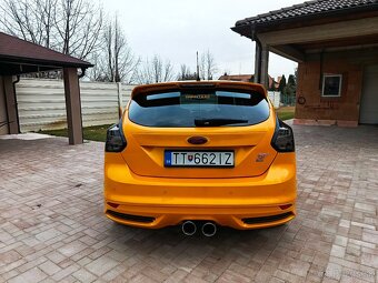 FORD FOCUS ST 2.0i - 3