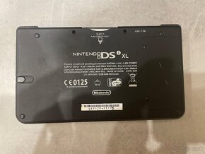 Nintendo DSi XL Super Mario Edition - 3