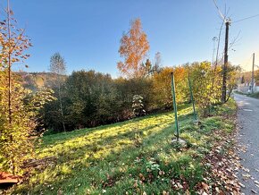 Predaj pozemku s výhľadom na výstavbu menšej stavby v Čadečk - 3