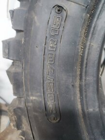 205/70 R15 - 3