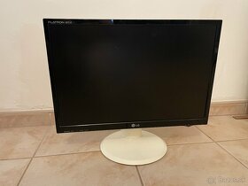 2x BenQ GL2450 + LG L226WA - 3