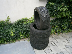 Predám 4x zimné pneu Goodyear 225/45 R17 94VXL - 3