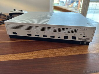 Xbox one S 1TB - 3