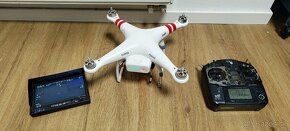 Phantom 2 + GoPro 3 + Futaba T8J + Display - 3