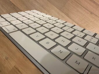 Apple Magic Keyboard - 3