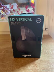 Logitech Vertikálna Myš - 3