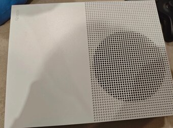 Xbox one S 500GB+ovládač+4 hry fifa - 3