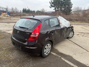 Hyundai i30 1.4i - 3