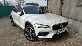 Volvo V60 Cross Country - 3