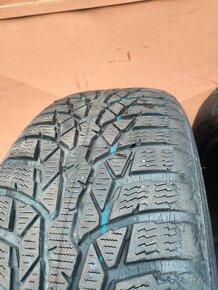 Predám zimné pneu Nokian WRD4  205/55 r16 - 3