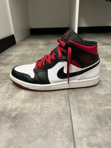 Jordan 1 Mid Gym Red Black Toe - 3