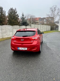 Hyundai i30 1.6 ,88kw - 3