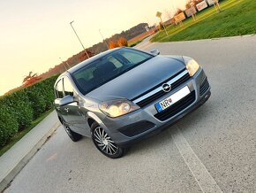 Opel Astra H 1.4 16V kúp. v SR - 3