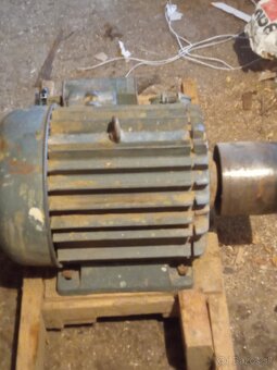 Predám elektromotor 4.4kw - 3