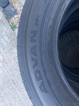 225/60 r17 YOKOHAMA advan - 3