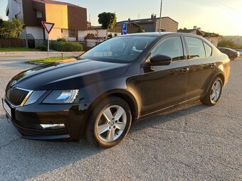 Škoda Octavia 2,0 TDI, 6 st. manuál, 110 kW, garážovaná. - 3