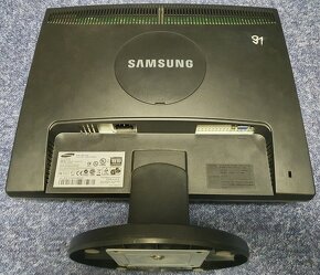 19" Samsung SyncMaster 943N Silver, VGA - 3