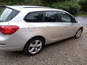 Opel Astra Sport Tourer 1.6 - 3