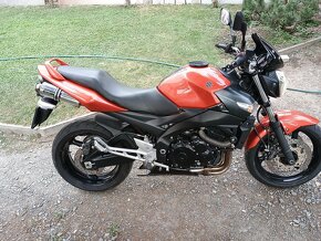 Suzuki GSR600 - 3