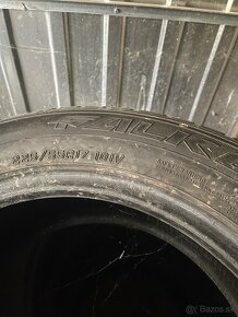 Predam pneu 225/55R17 - 3