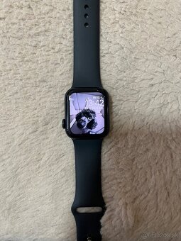 Predám Apple Watch SE 2. generácia (40mm) - 3