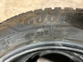 Predám zimné pneumatiky GOODYEAR 195/60 R16 93H DOT 2022 - 3