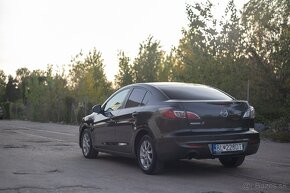 Mazda 3 sedan - 3