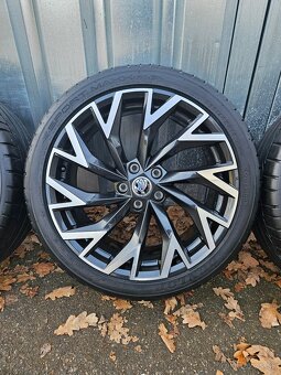 Letní alu kola Helix 19" Škoda Superb 235/40 R19 - 3