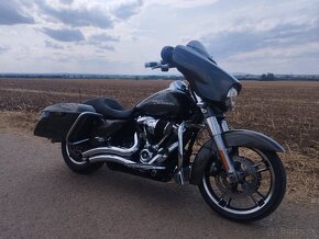 Harley Davidson FLHX Street Glide - 3